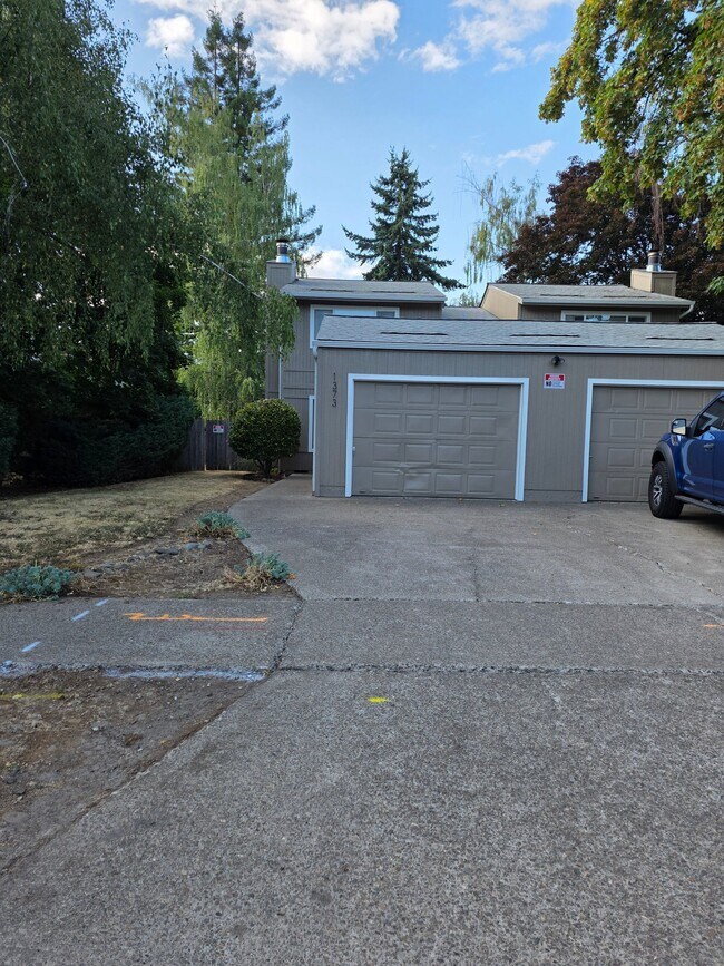 Building Photo - 1373 Fabry Rd SE