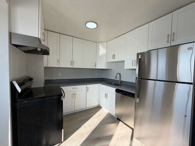 Photo - 1835 8th Ave Apartment