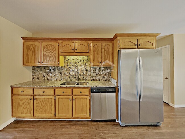 Building Photo - 156 Brightstar Court