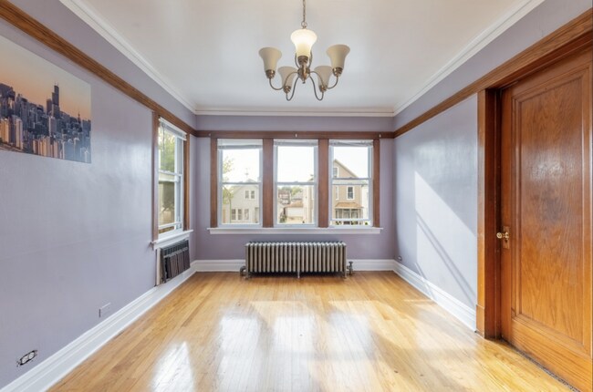 Foto del edificio - 2223 N Menard Ave