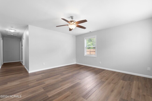 Foto del edificio - 629 Walnut Dr