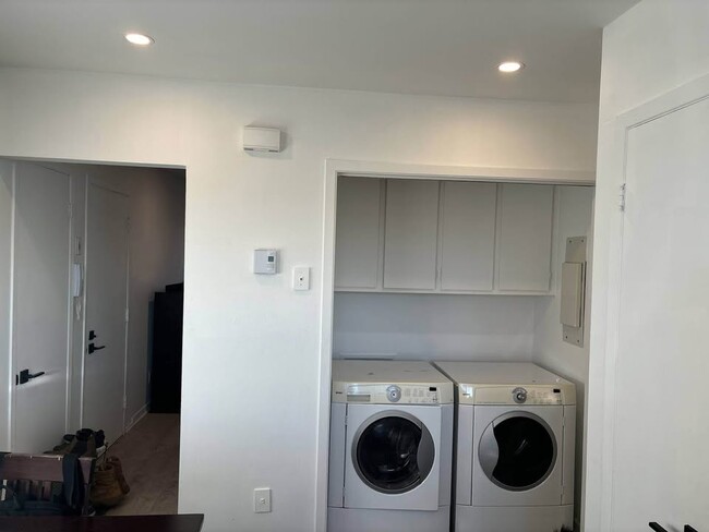 Building Photo - 3446 Av Maricourt