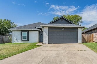 Building Photo - 3528 Hudson Dr