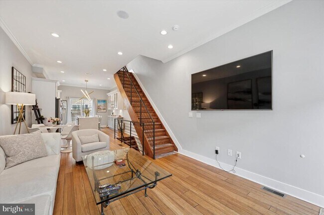 Foto del edificio - 605 Emily St