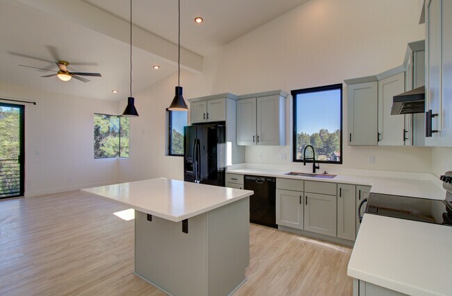 Foto del edificio - 1221 East Emma Drive