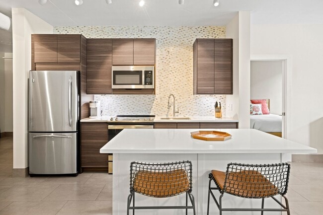 Building Photo - Logan Circle Condo