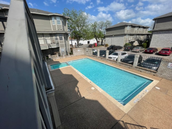 Building Photo - 1326 Park Ave