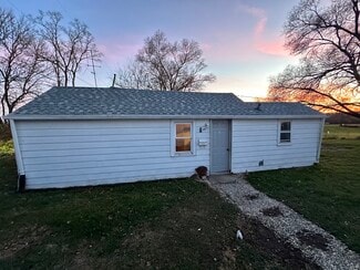 Building Photo - 829 Perrysville Ave