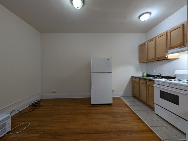 Building Photo - 2737 N Spaulding Ave