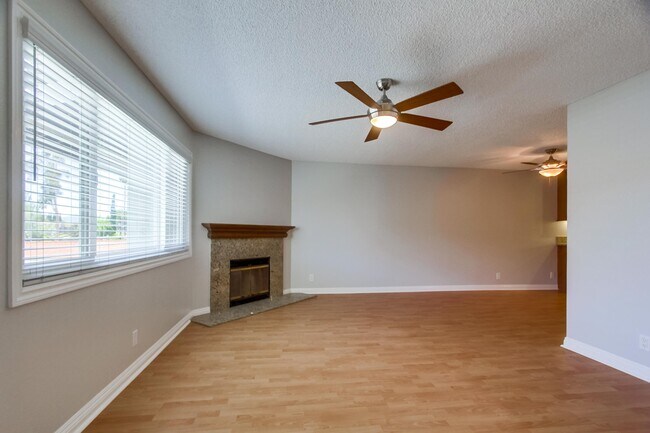 Building Photo - 9837 Caspi Gardens Dr
