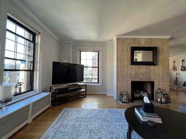 Foto del edificio - 3110 N Sheridan Rd