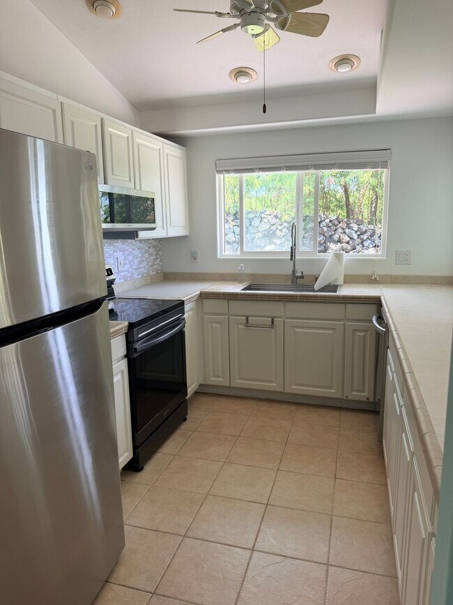 Building Photo - 3 Bed/2 Bath - MAGIC SANDS AREA