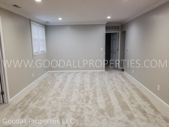Building Photo - 3 br, 1 bath House - 1645 NW 81st St
