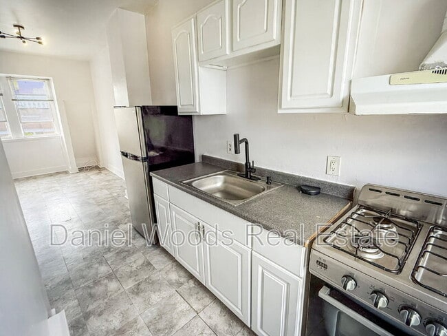 Building Photo - 3927 Powelton Ave