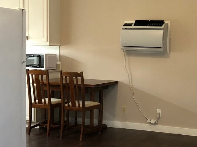 Kitchen table and chairs available for tenant use at no additional charge - 3925 Gaspar Dr