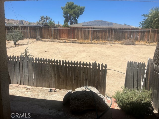 Building Photo - 57470 Crestview Dr