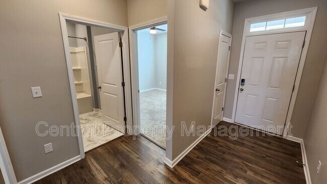 Building Photo - 731 Liberty Walk Ln