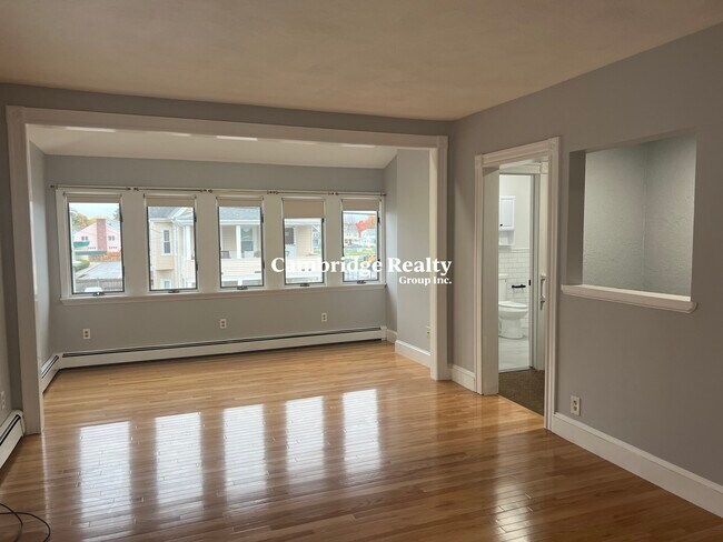 Building Photo - 179 Emerald St