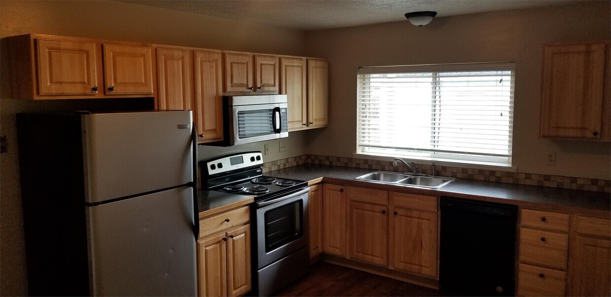 109 7th St, Belgrade, MT 59714 Townhome Rentals in Belgrade MT