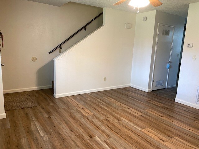 Front Room - 865 Chestnut St