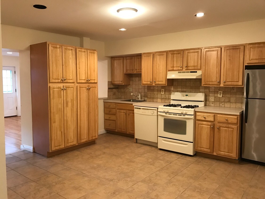 Foto principal - 225 Warren St