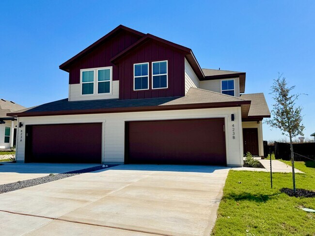 Foto del edificio - Stunning 4x3 Luxury Duplex in Buda, TX!