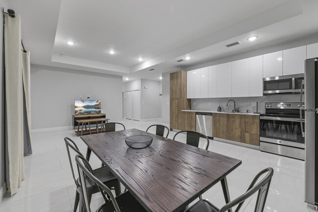 Building Photo - 2906 65th St W