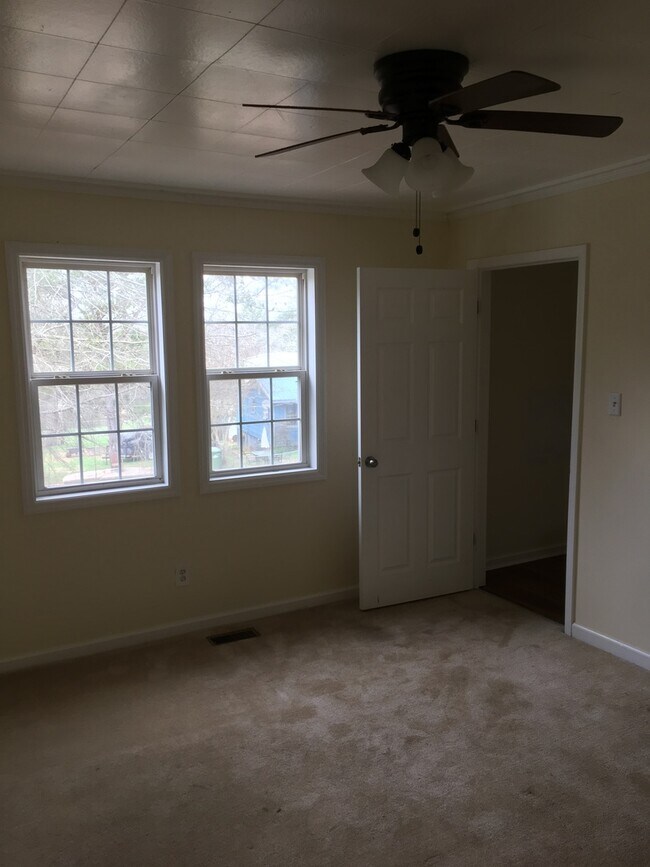Foto del edificio - HOGANSVILLE- 604 Elm St 2 Bedroom 1 Bath