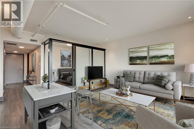 Photo du bâtiment - 121 King St E