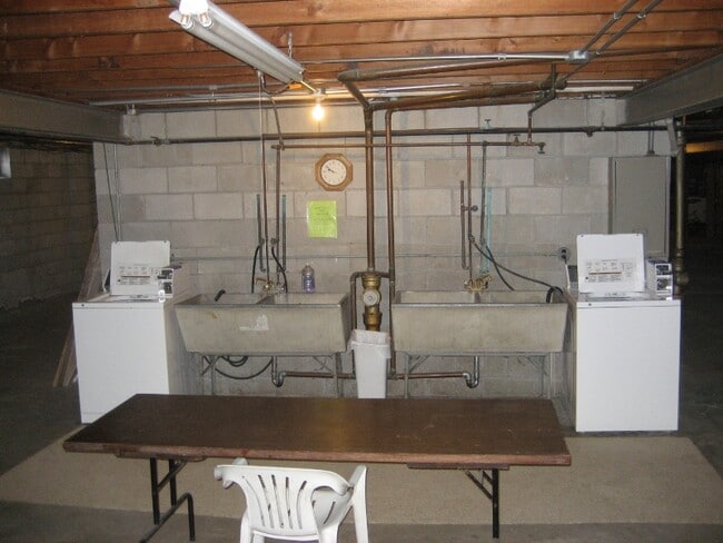 Foto del edificio - 114 Stimpson St