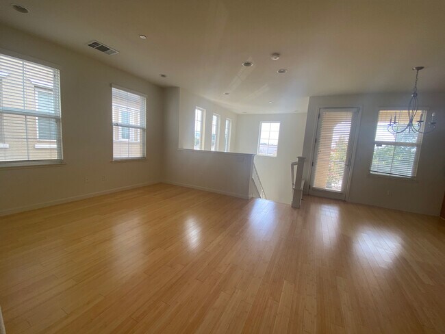 Building Photo - 1625 Mabury Rd