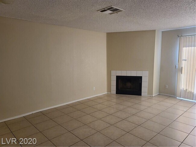Building Photo - 6881 Tamarus St