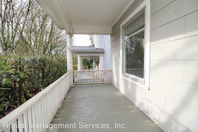 Building Photo - 4 br, 2 bath House - 2345 SE Salmon St