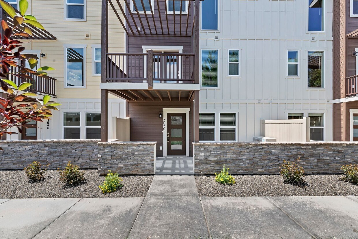 Primary Photo - Can't miss luxury New Townhome in West Bench!
