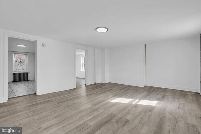 Foto del edificio - 28 Bond St