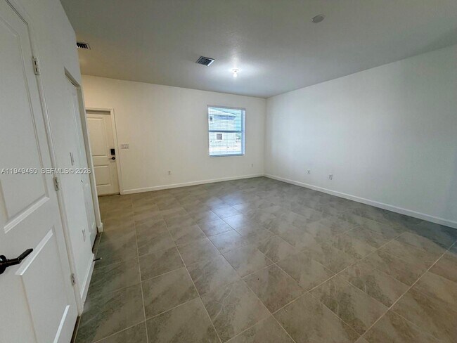 Foto del edificio - 254 SE 10th St