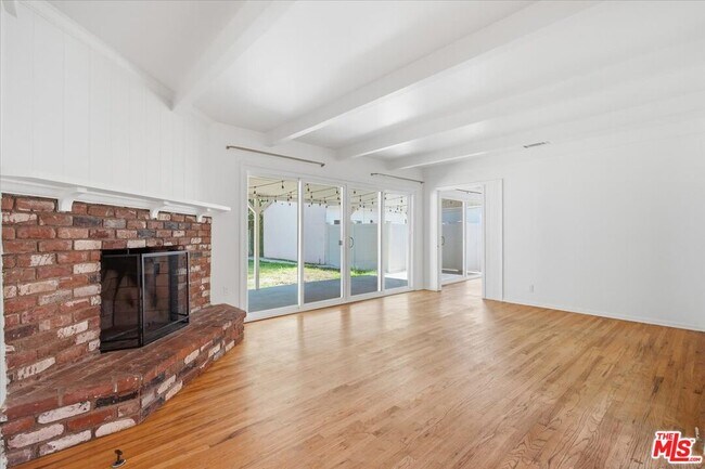Building Photo - 12818 Hatteras St