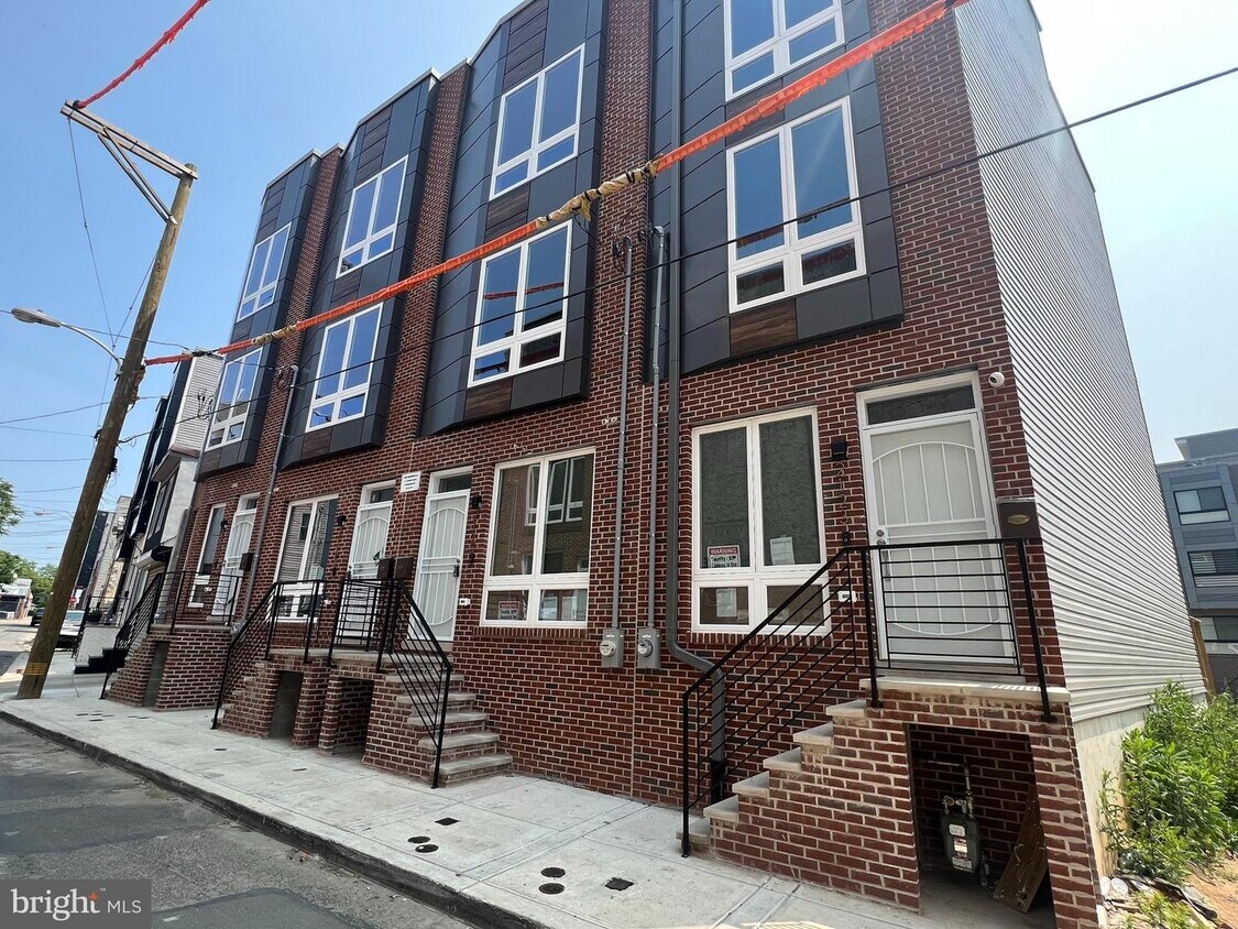 2125 N Fairhill St, Philadelphia, PA 19122 Townhome Rentals in
