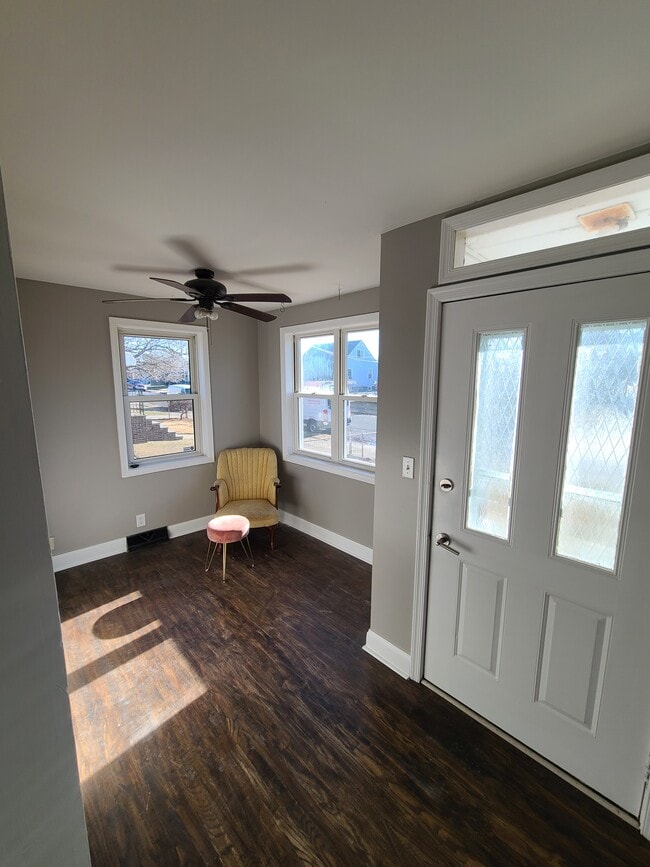 Building Photo - 35 5th Ave