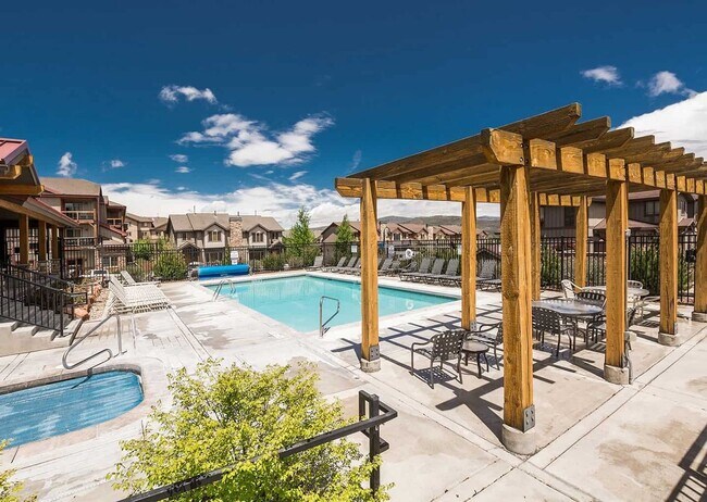 Building Photo - Bear Hollow - Fully Furnished