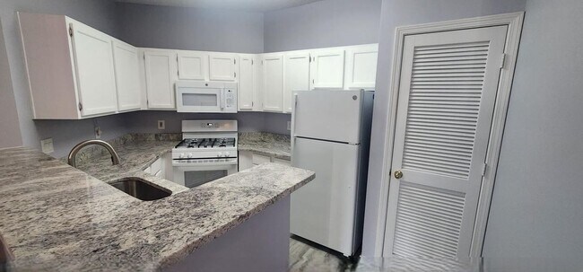 Foto del edificio - 4417 Fair Stone Dr