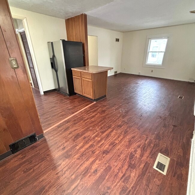 Building Photo - 6321 Cooper Rd