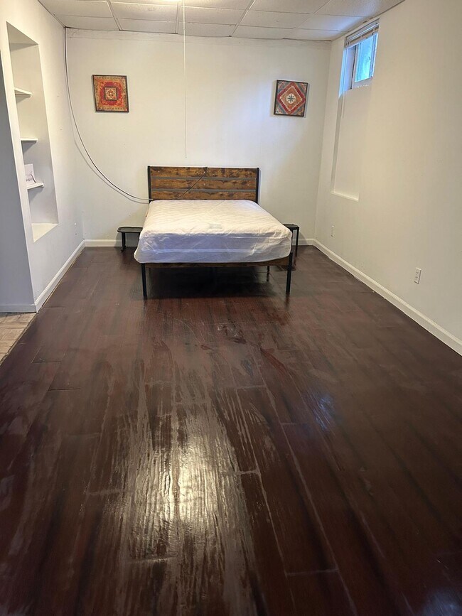Una habitación amueblada - 417 Ambridge Ave