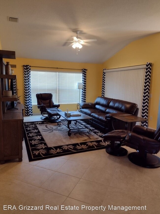 Building Photo - 2 br, 2 bath House - 9213 SE 166th Sprung ...
