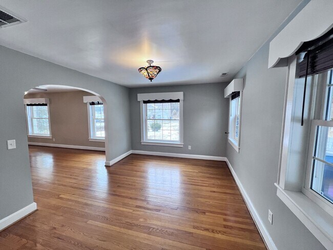 Foto del edificio - 3 BED 1.5 BATH UTILITES INCLUDED