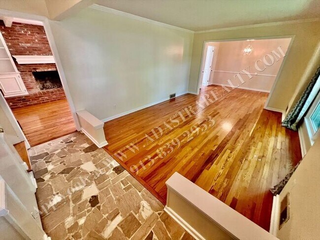 Foto del edificio - Lovely Home In Nall Hills-Available NOW!