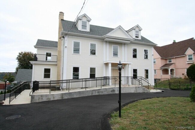 Building Photo - 385 Palisade Ave