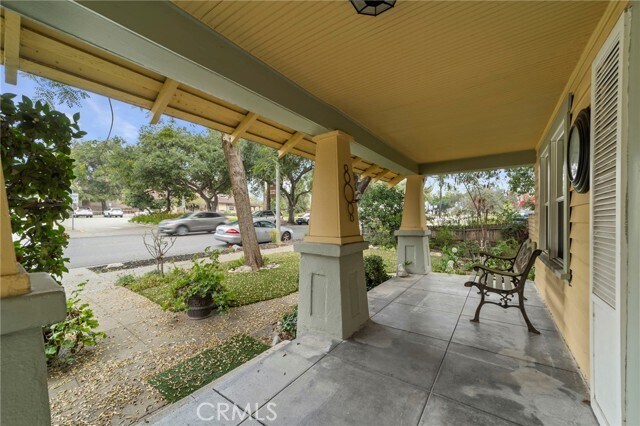 Foto del edificio - 316 E Foothill Blvd