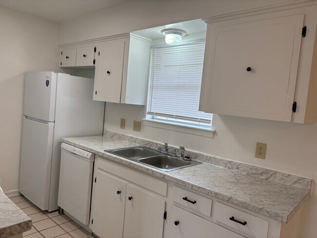 Foto del edificio - 232 Hilda St