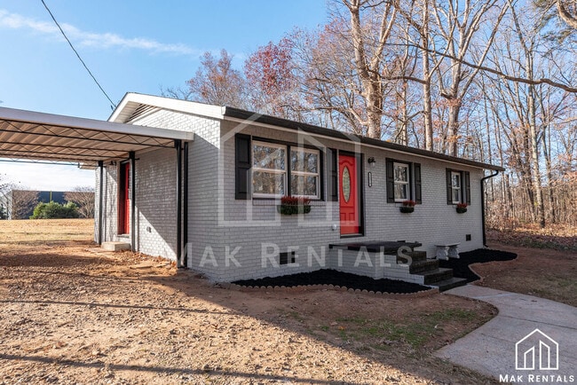 Building Photo - 1576 Dogwood